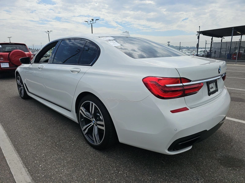 BMW 740 M* SPORT* ДИГИТАЛНО* ТАБЛО* ОБДУХВАНЕ* МАСАЖ* КАМЕ, снимка 4 - Автомобили и джипове - 52699509