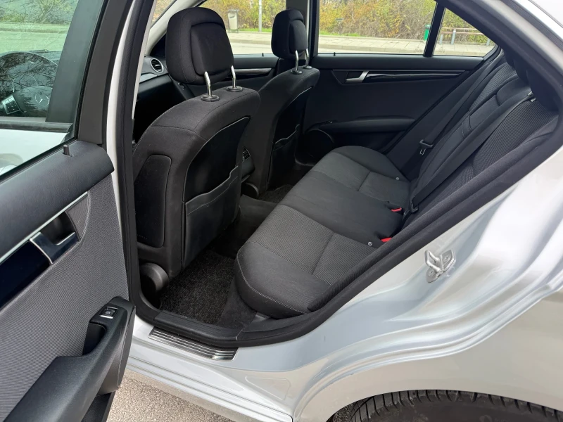 Mercedes-Benz C 180 Face Navi Подгрев, снимка 13 - Автомобили и джипове - 52554548