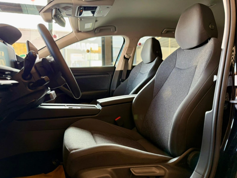 Skoda Superb 2.0TDI DSG* Essence* Лизинг* Carplay* Гаранция, снимка 8 - Автомобили и джипове - 52802461