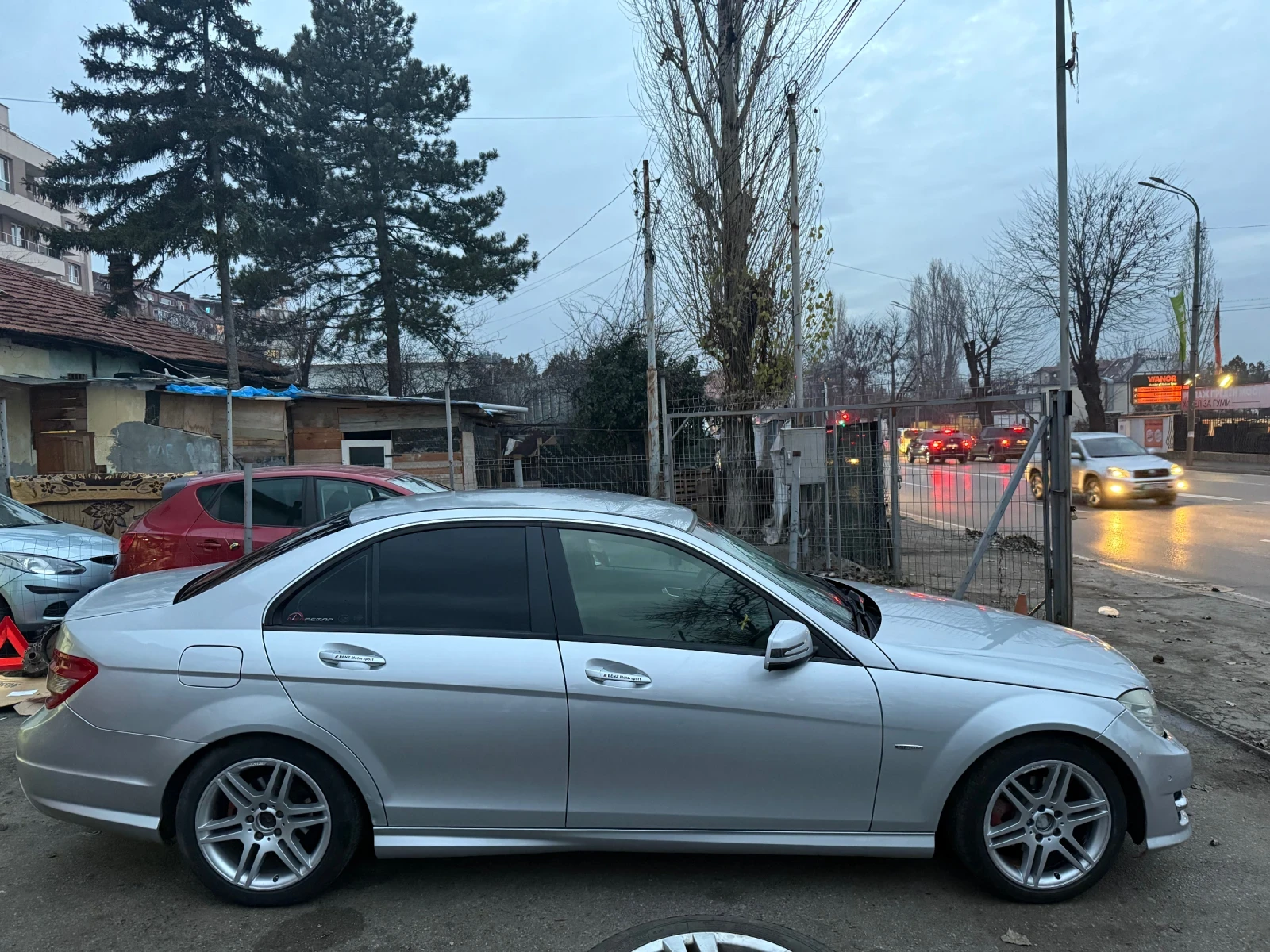 Mercedes-Benz C 200  - изображение 7