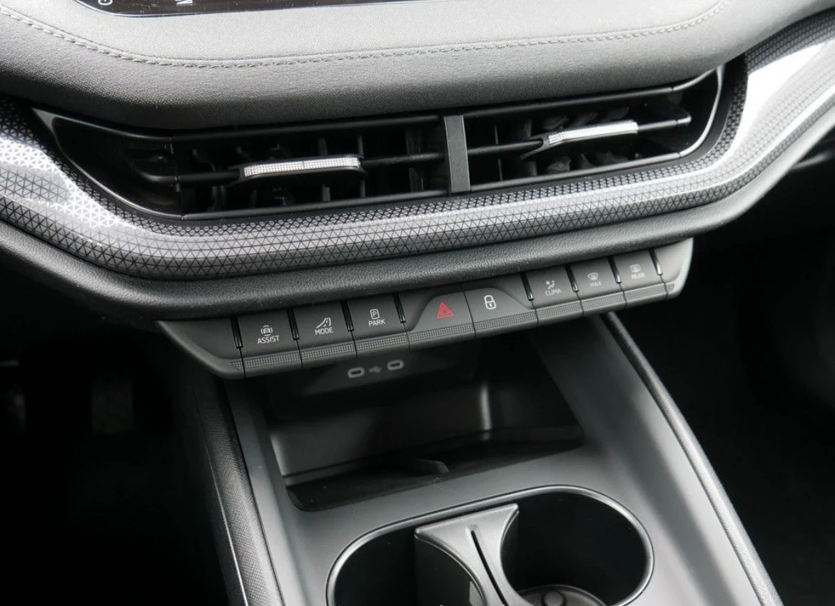 Skoda Enyaq ELROQ! НОВ! 55 kwh 170 кс - изображение 9