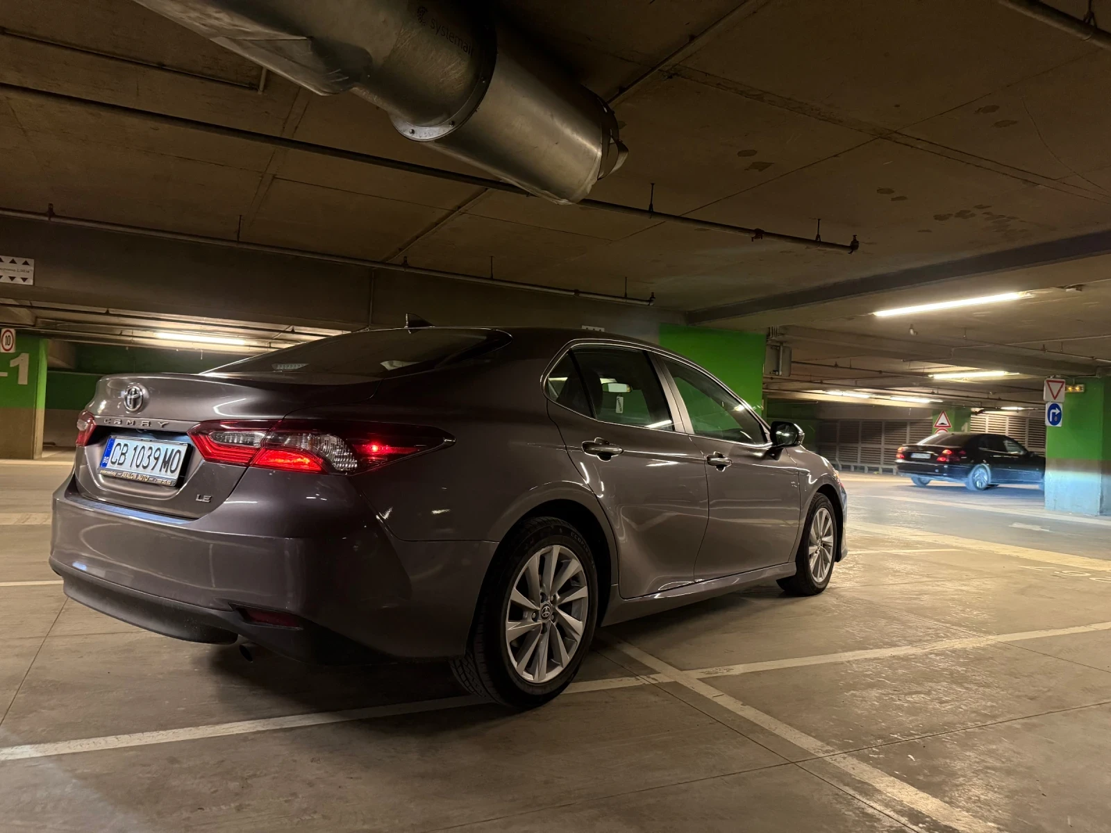 Toyota Camry 2.5 LE - изображение 4