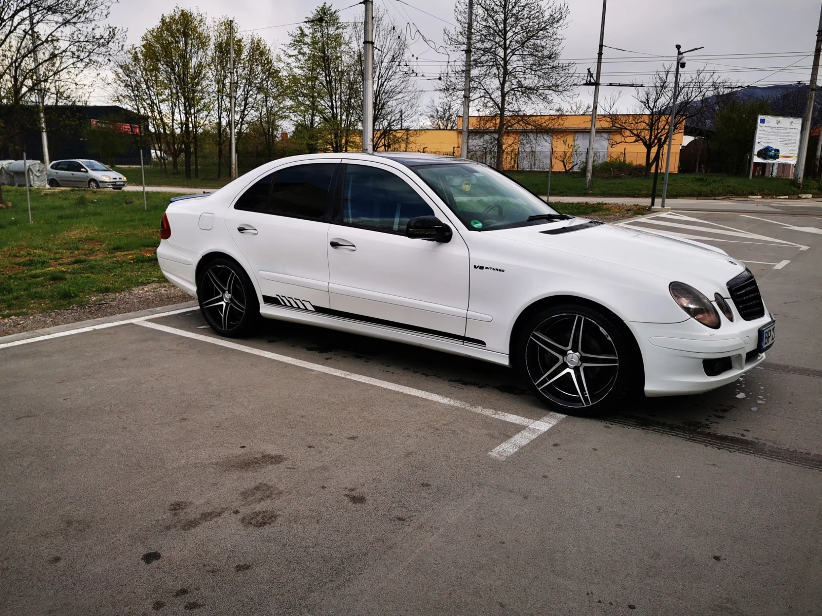 Mercedes-Benz E 220  - изображение 2