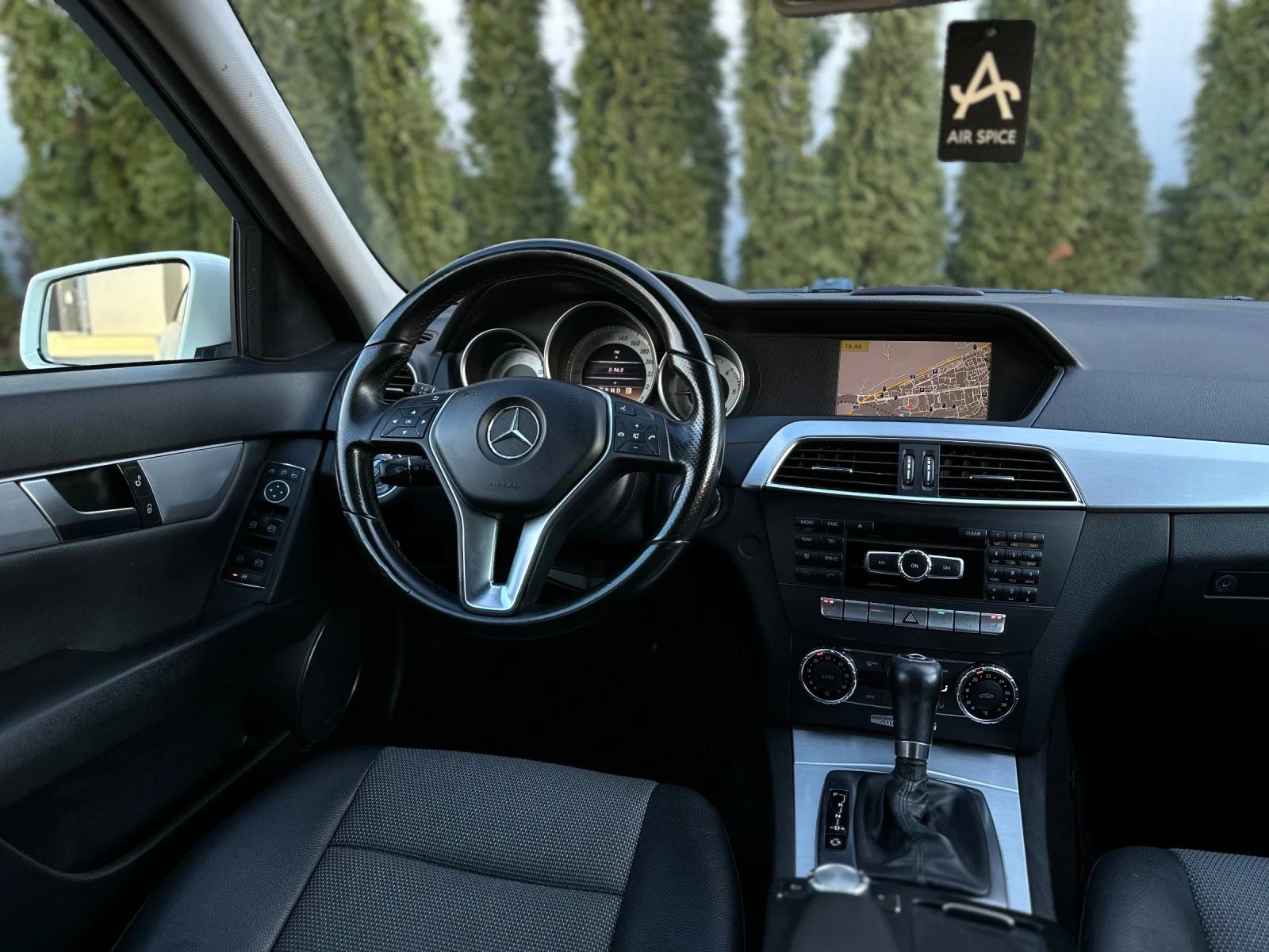 Mercedes-Benz C 250 AMG///Line/C250cdi/Avangard/Harman Kardon/FACELIFT, снимка 16 - Автомобили и джипове - 53744150