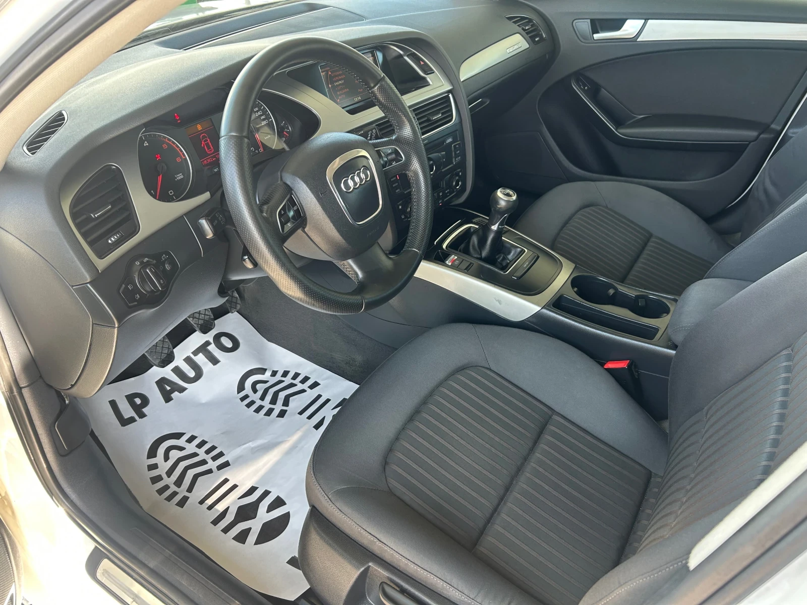 Audi A4 * 2.0* TDI* 170к.с* 4х4* NAVI* LED* , снимка 8 - Автомобили и джипове - 53782004