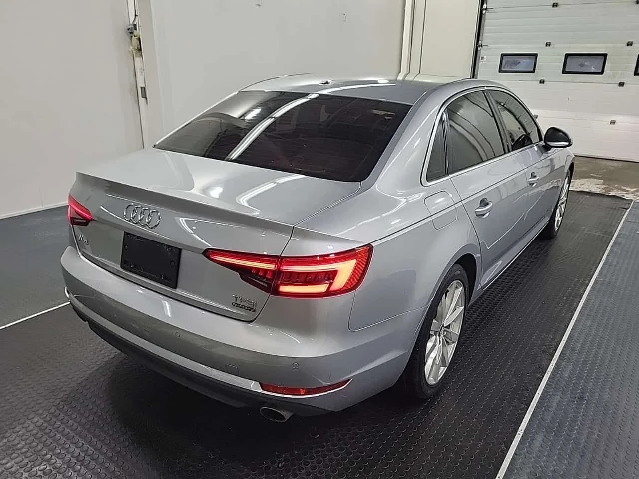 Audi A4 * KOMFORT * CARFAX * ШИБИДАХ * ПОДГРЕВИ * , снимка 4 - Автомобили и джипове - 54200693