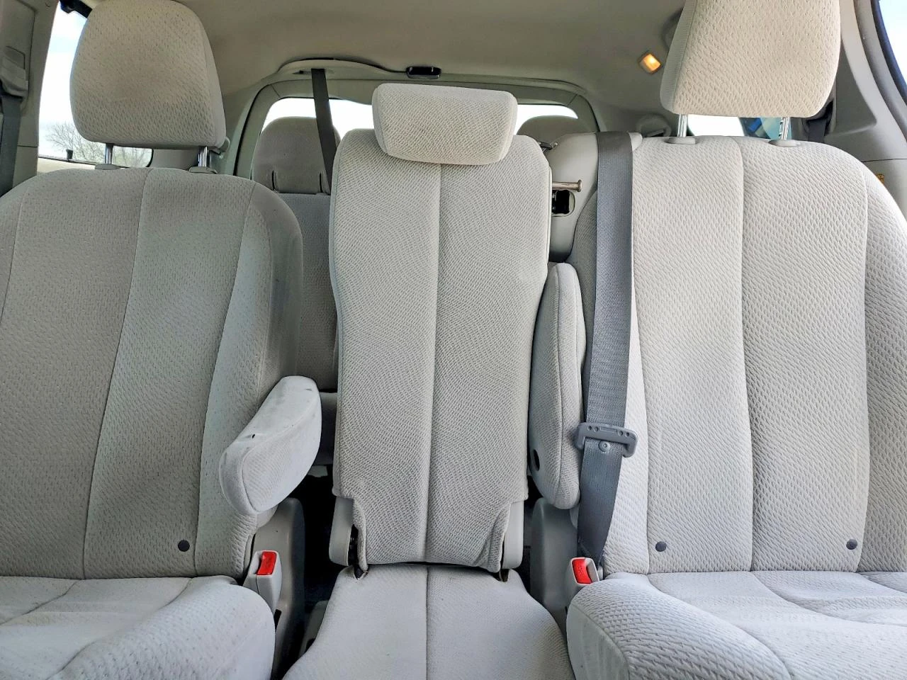 Toyota Sienna 3.5l Le 8-Passenger | Mobile.bg � ����������� 10