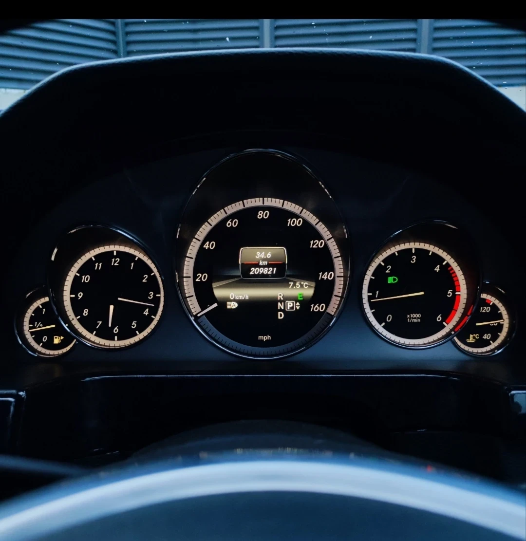 Mercedes-Benz E 250 CDI, снимка 13 - Автомобили и джипове - 54672650