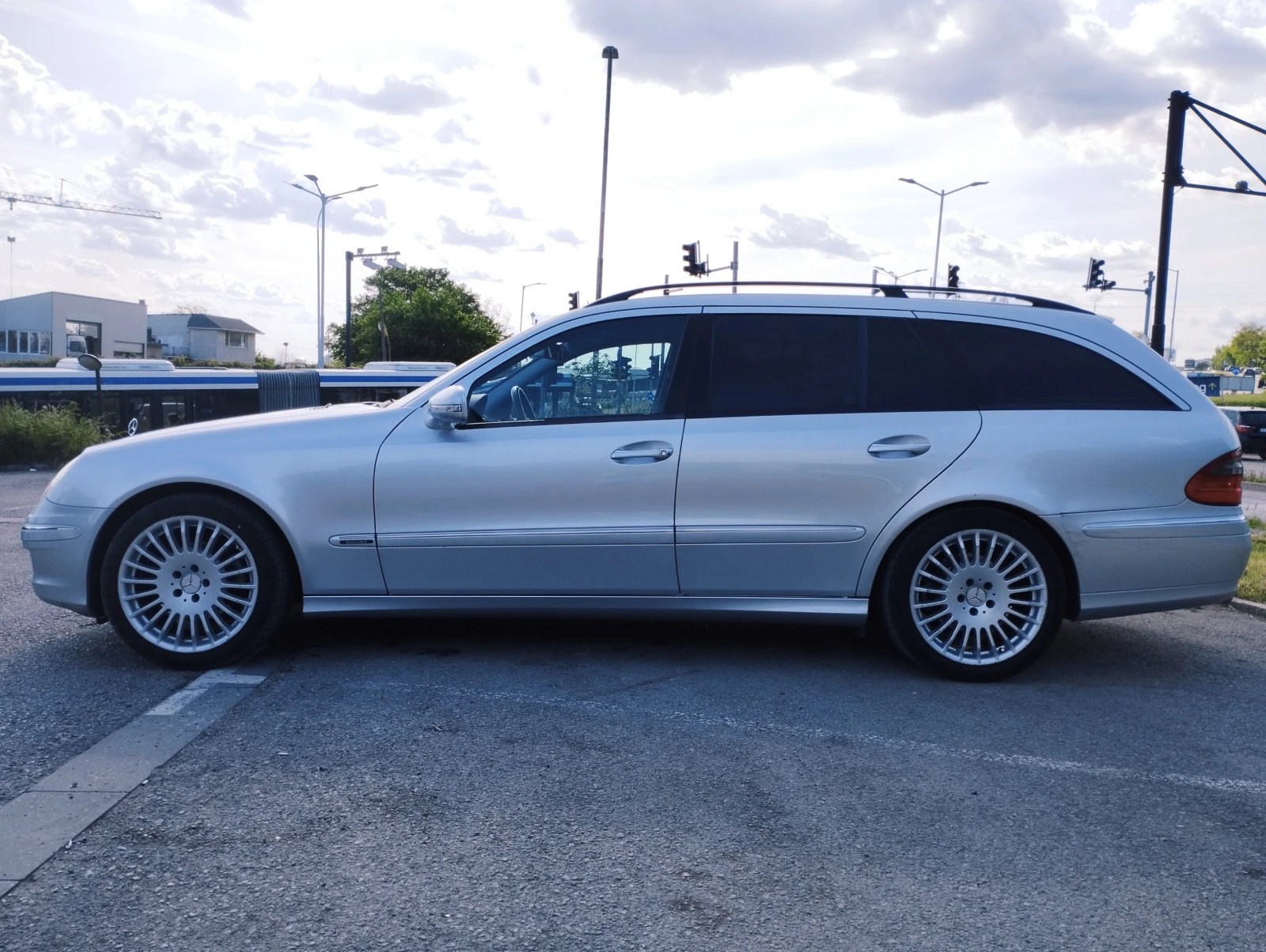 Mercedes-Benz E 320 3.0 v6 OM642, снимка 2 - Автомобили и джипове - 54683275