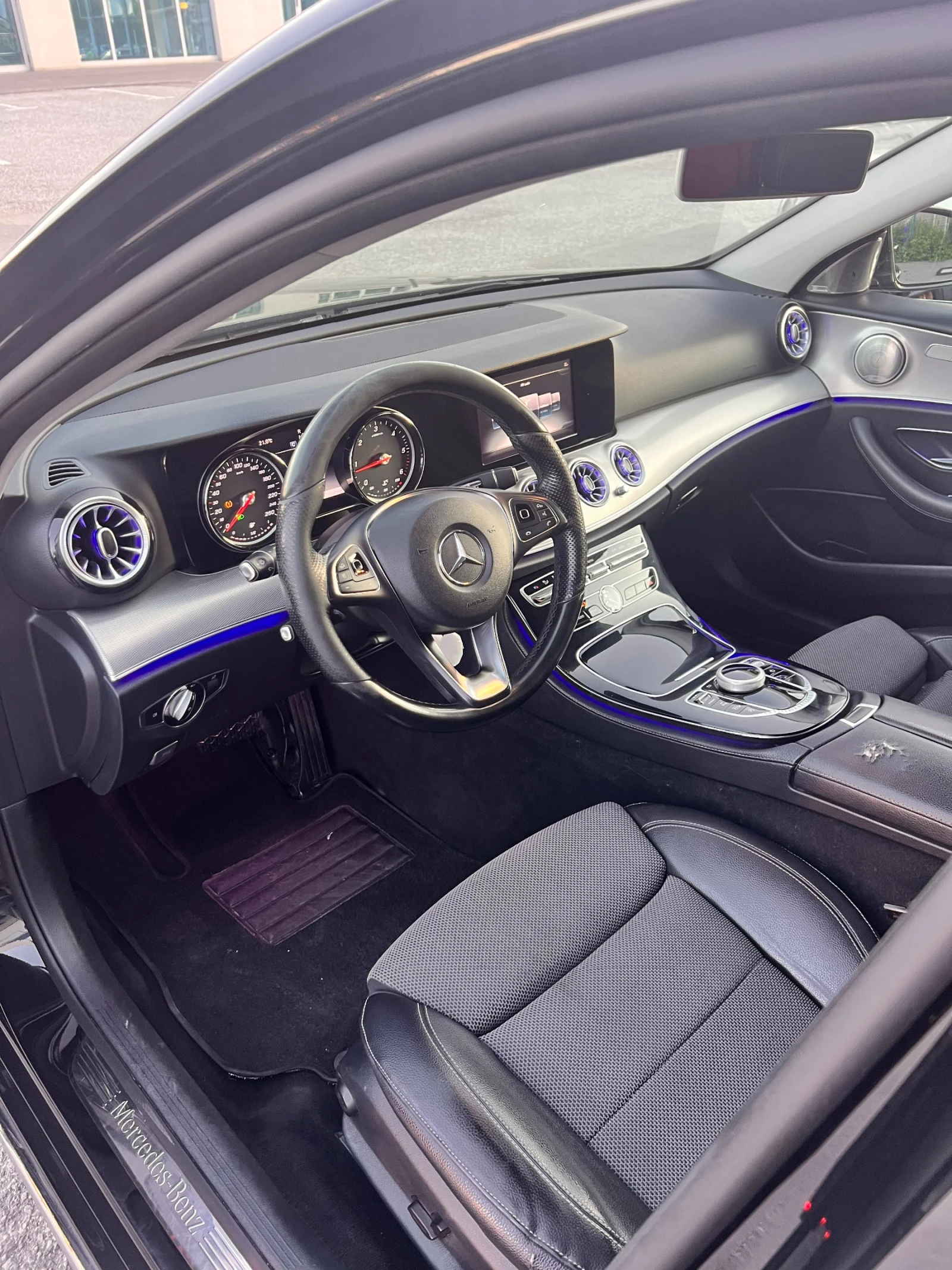 Mercedes-Benz E 220 4MATIC* CAM360* PODGREV* MULTIBEAM* 9G TRONIC* , снимка 10 - Автомобили и джипове - 54693878