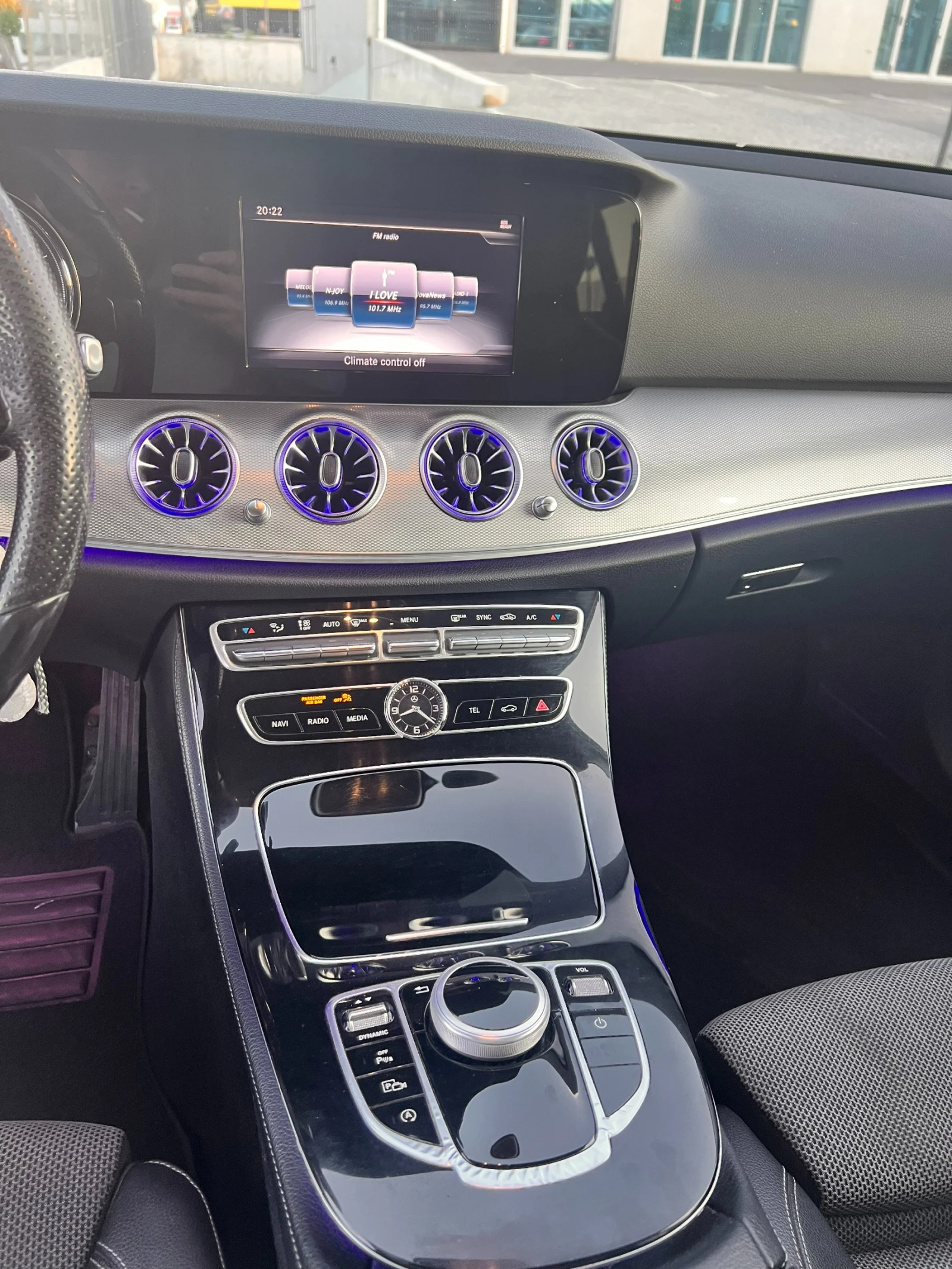 Mercedes-Benz E 220 4MATIC* CAM360* PODGREV* MULTIBEAM* 9G TRONIC* , снимка 11 - Автомобили и джипове - 54693878