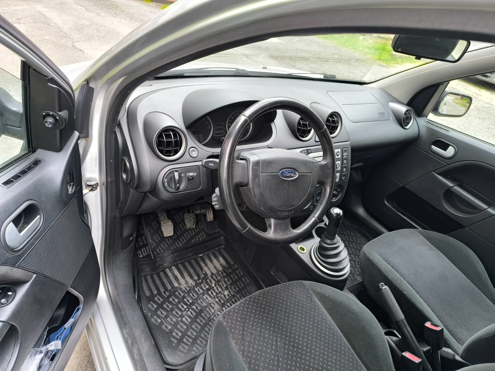 Ford Fiesta, снимка 9 - Автомобили и джипове - 54803415