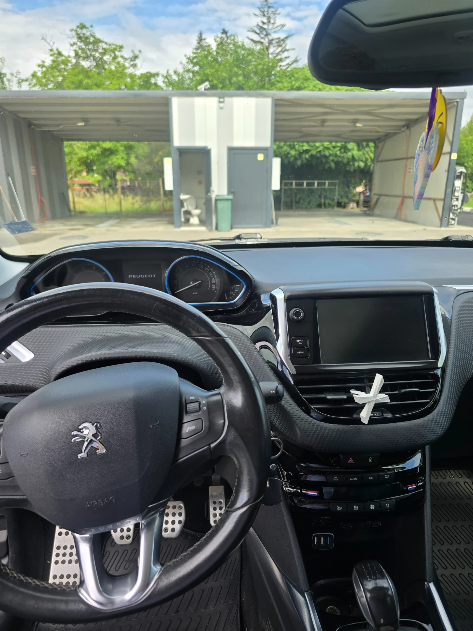 Peugeot 2008, снимка 7 - Автомобили и джипове - 54921318