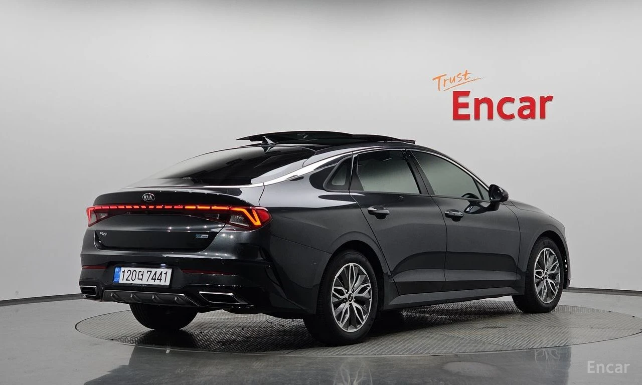 Kia K5 3rd GEN* NOBLESSE* ПОДГРЕВ* НАВИГАЦИЯ* ОБДУХВАНЕ* , снимка 2 - Автомобили и джипове - 54956994