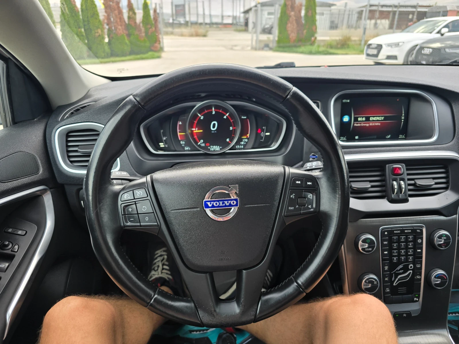 Volvo V40 1.6 Лизинг ; Бартер, снимка 9 - Автомобили и джипове - 55223191