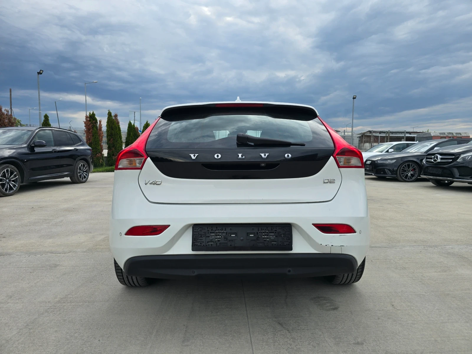Volvo V40 1.6 Лизинг ; Бартер, снимка 6 - Автомобили и джипове - 55223191