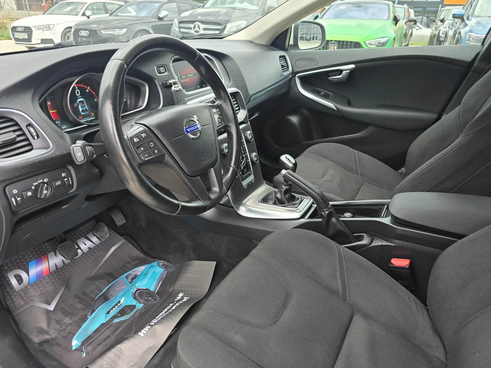 Volvo V40 1.6 Лизинг ; Бартер, снимка 8 - Автомобили и джипове - 55223191