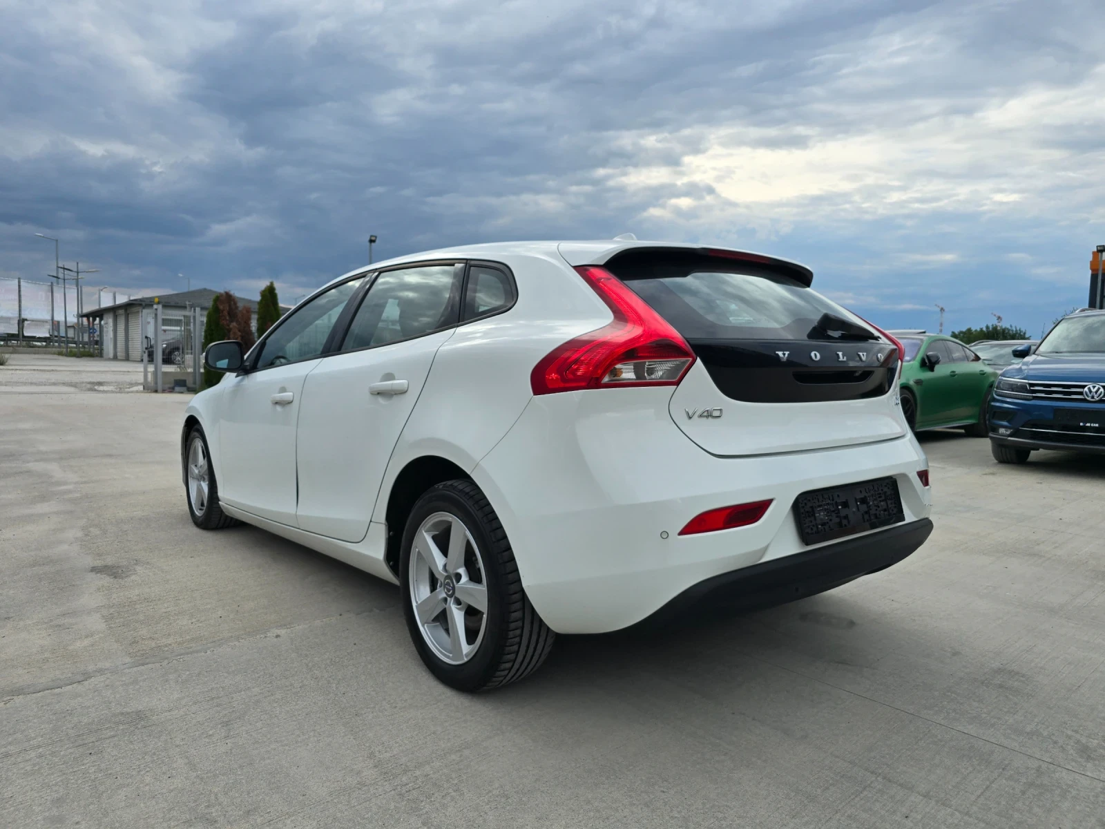 Volvo V40 1.6 Лизинг ; Бартер, снимка 5 - Автомобили и джипове - 55223191