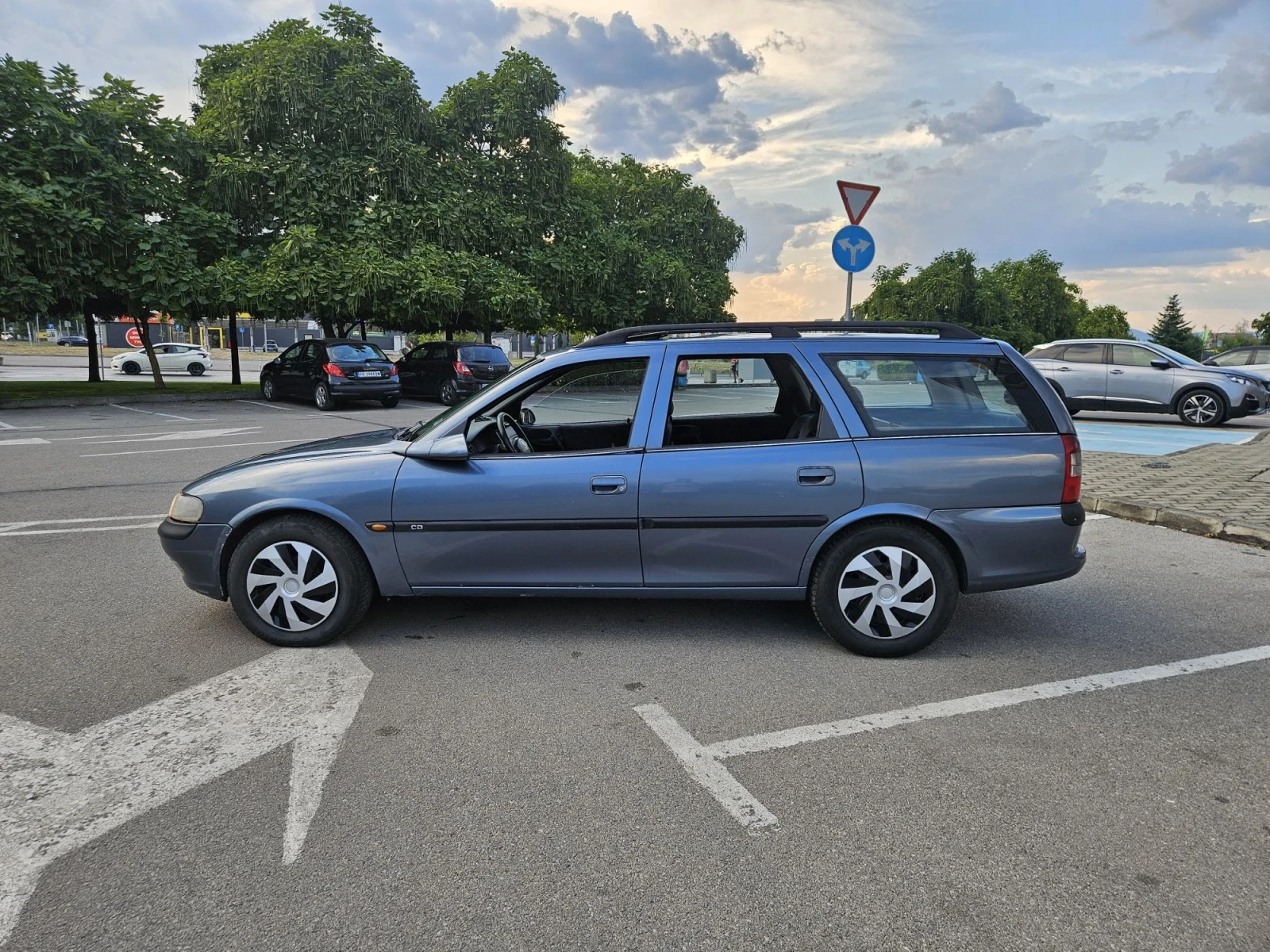 Opel Vectra, снимка 3 - Автомобили и джипове - 55598217