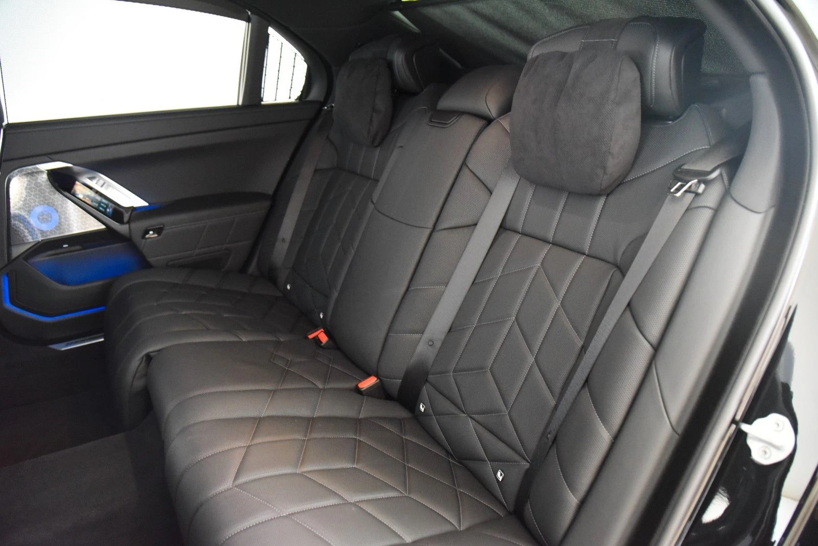 BMW 740 xDrive M Sport Pro B&W 360  , снимка 6 - Автомобили и джипове - 55748769