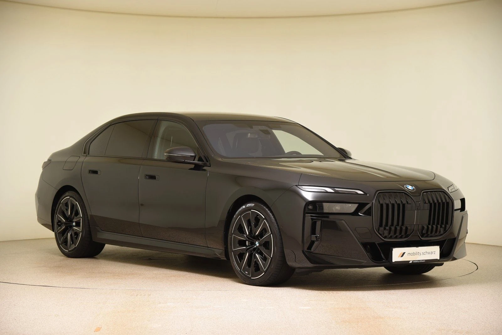 BMW 740 xDrive M Sport Pro B&W 360  , снимка 3 - Автомобили и джипове - 55748769