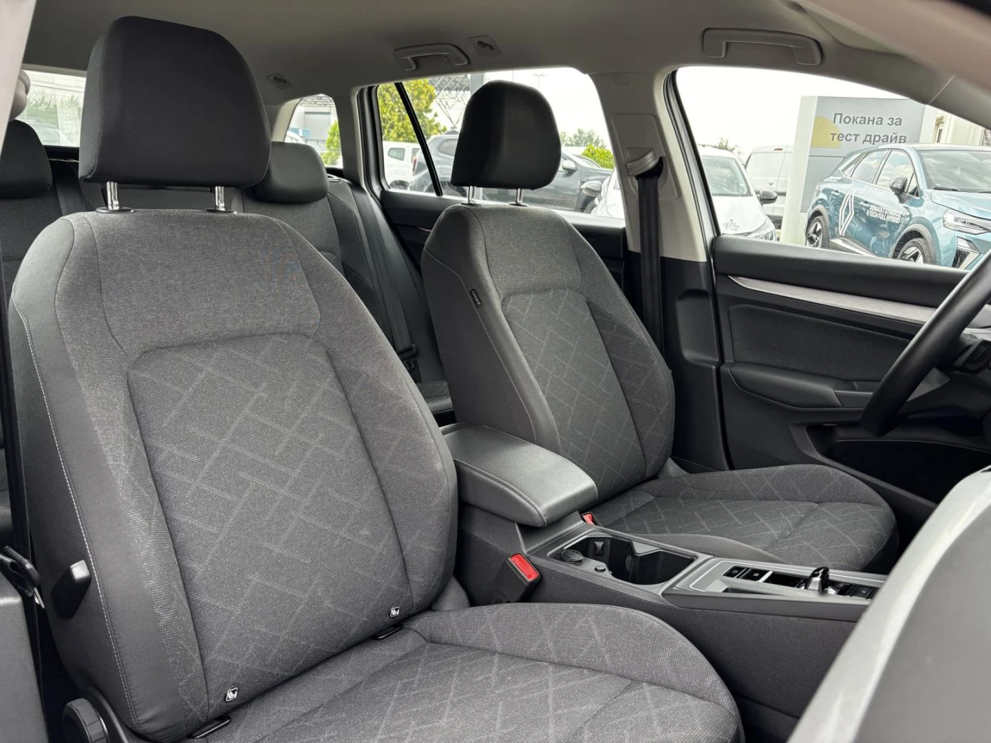 VW Golf Combi 2000 куб. / 150 к.с., снимка 11 - Автомобили и джипове - 56132007