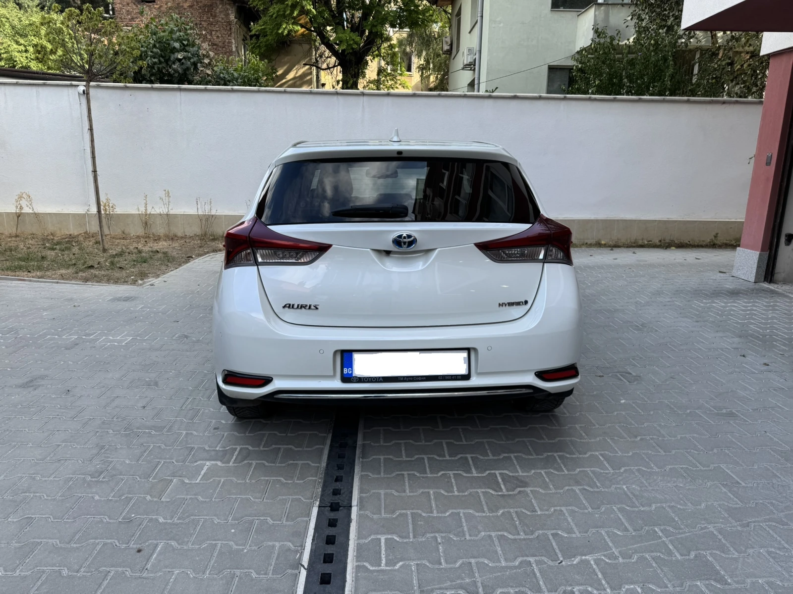 Toyota Auris, снимка 4 - Автомобили и джипове - 56155759