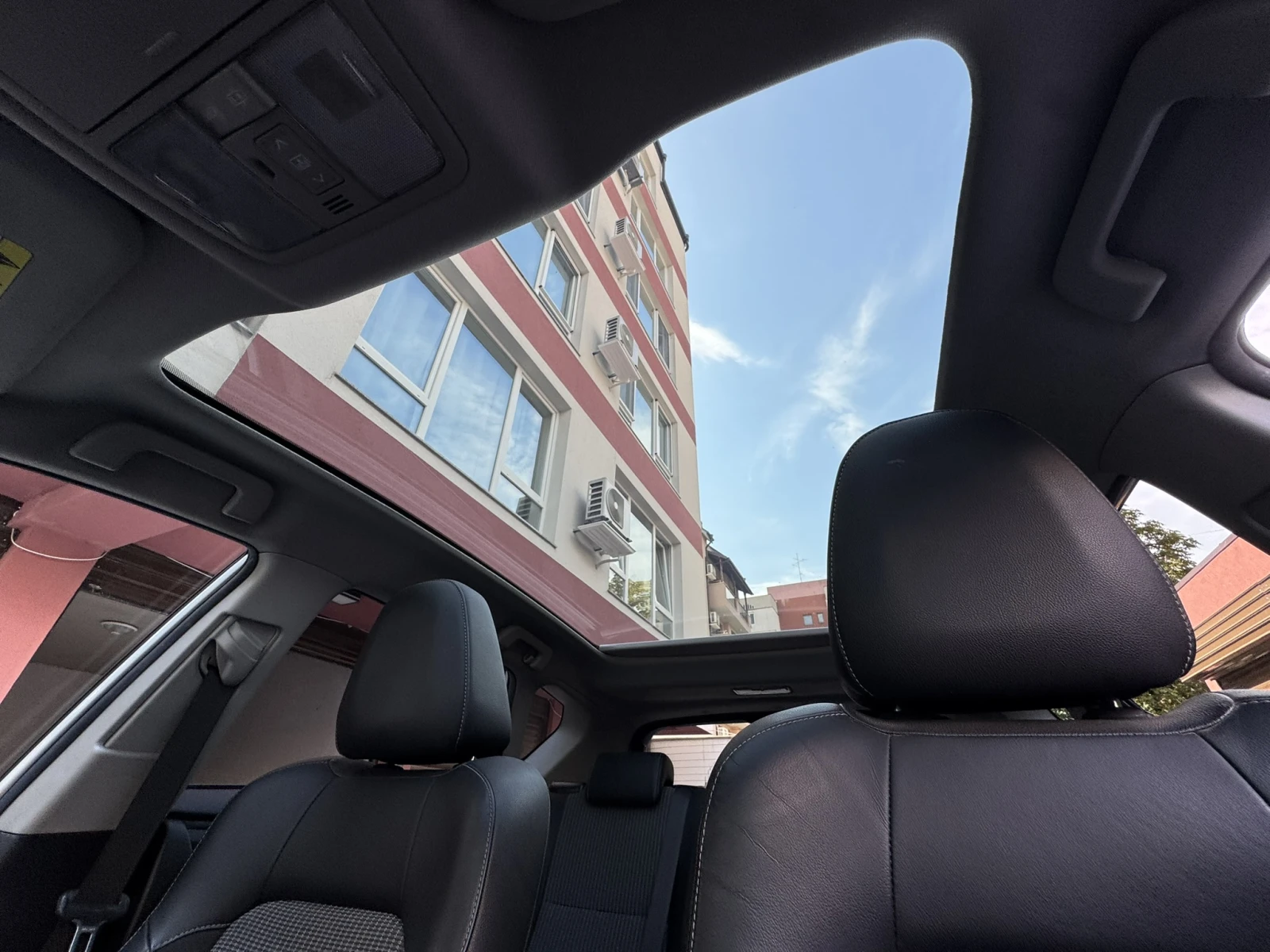 Toyota Auris, снимка 17 - Автомобили и джипове - 56155759