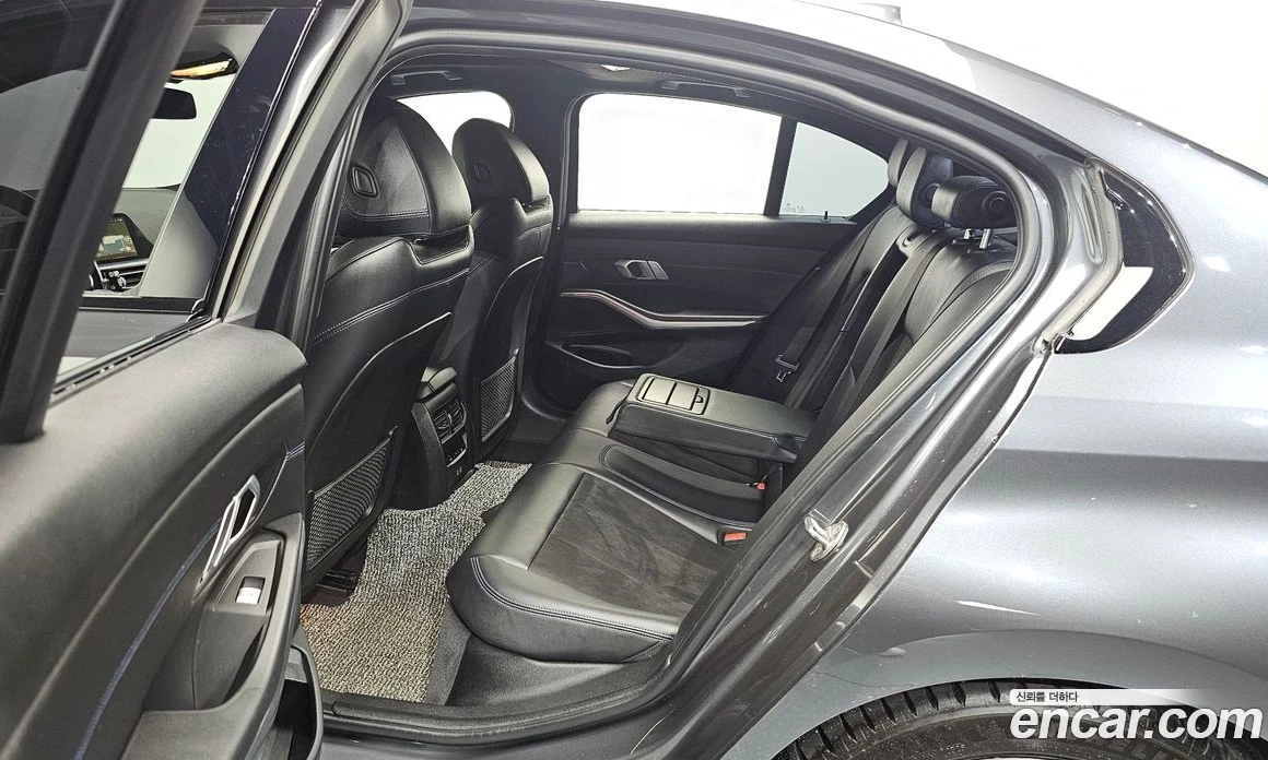 BMW 320 320i M Sport, снимка 12 - Автомобили и джипове - 56156676