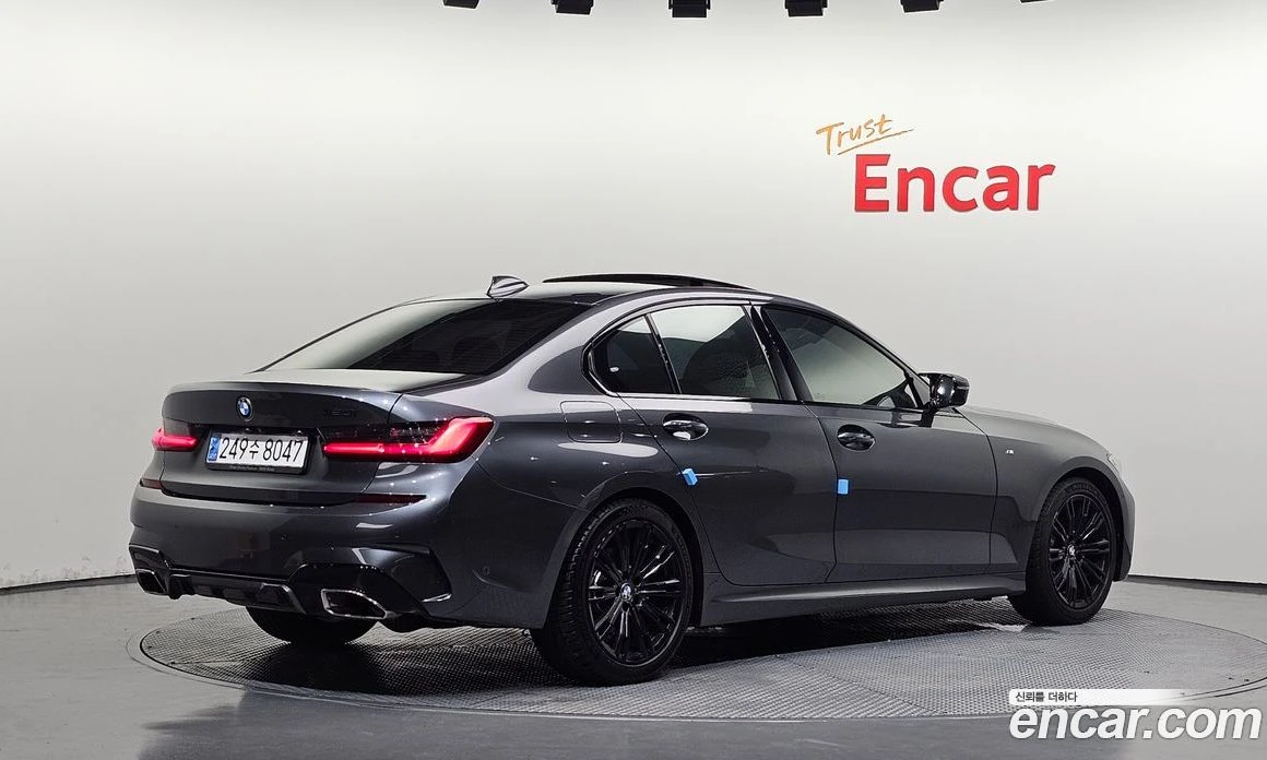 BMW 320 320i M Sport, снимка 2 - Автомобили и джипове - 56156676