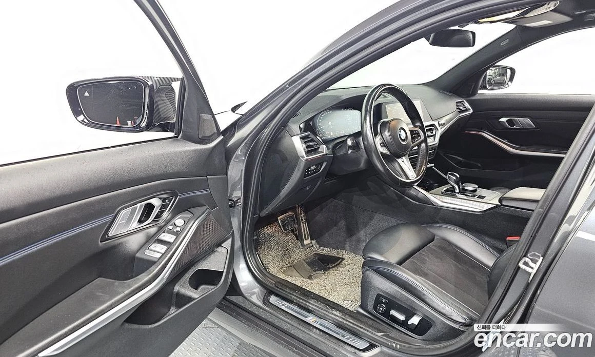 BMW 320 320i M Sport, снимка 10 - Автомобили и джипове - 56156676