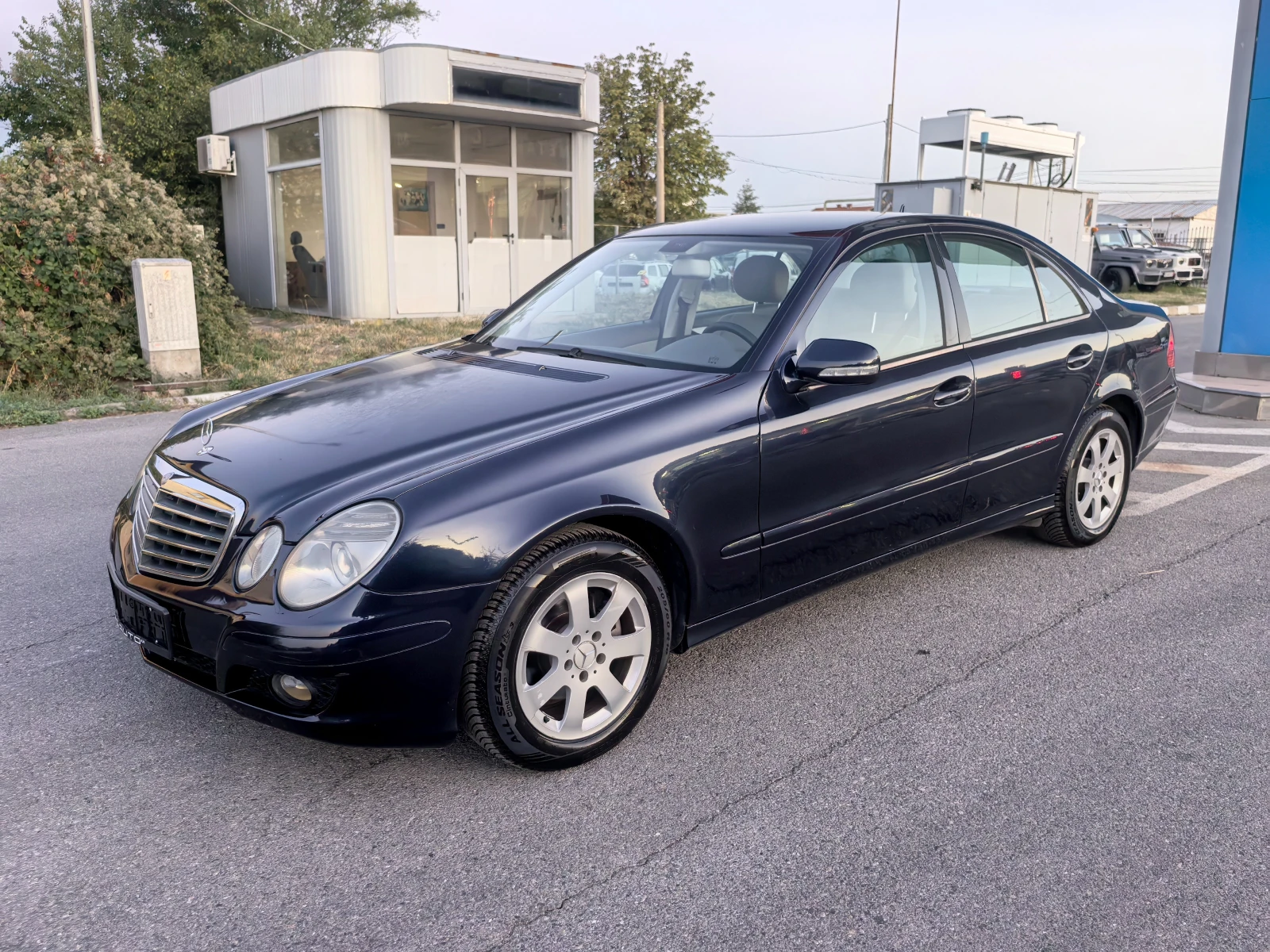 Mercedes-Benz E 200 E200 Kompressor, снимка 3 - Автомобили и джипове - 56303303