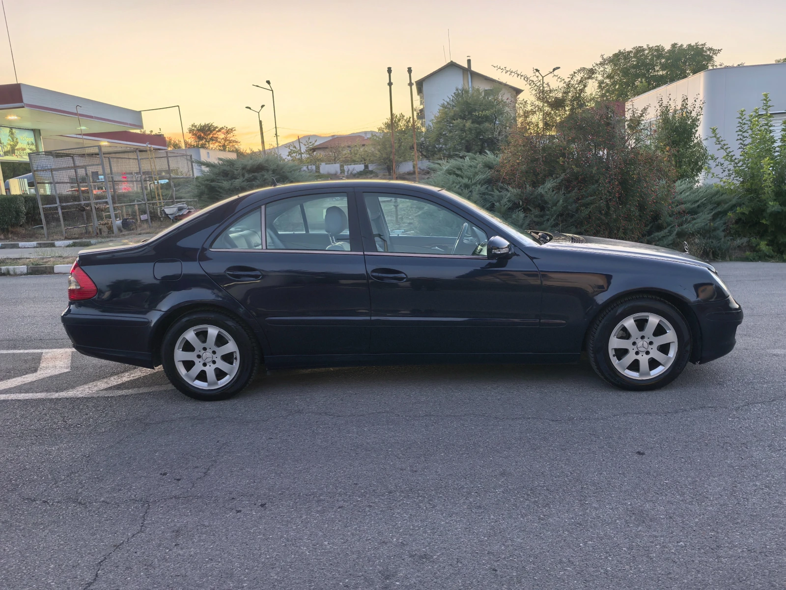 Mercedes-Benz E 200 E200 Kompressor, снимка 5 - Автомобили и джипове - 56303303