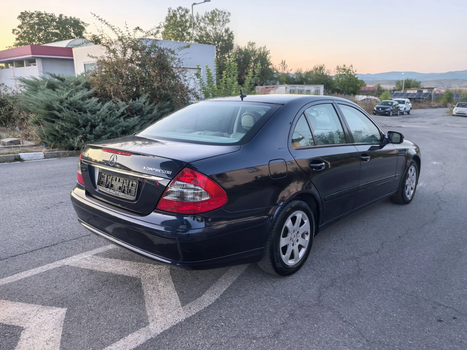Mercedes-Benz E 200 E200 Kompressor, снимка 9 - Автомобили и джипове - 56303303