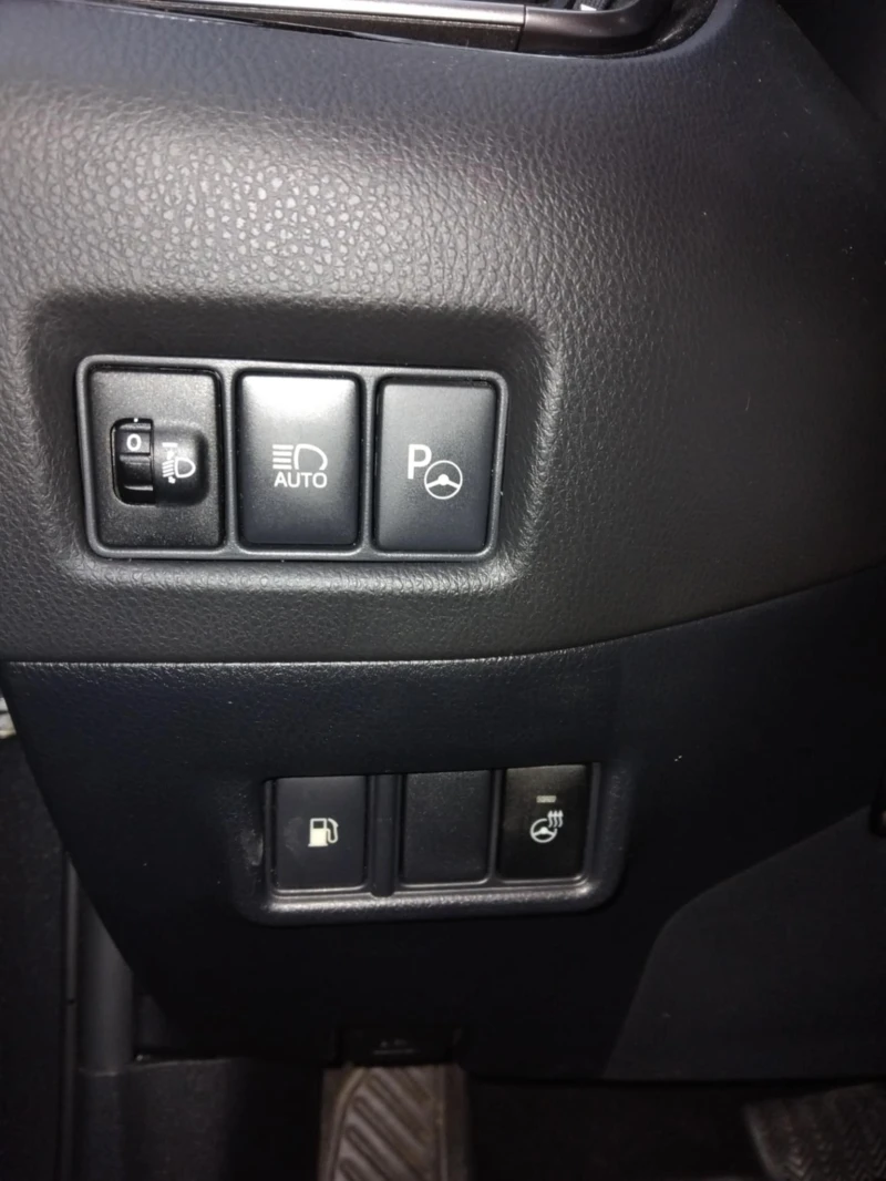 Toyota C-HR 1.2БЕНЗИН 131к.с.4х4 , снимка 15 - Автомобили и джипове - 52594772