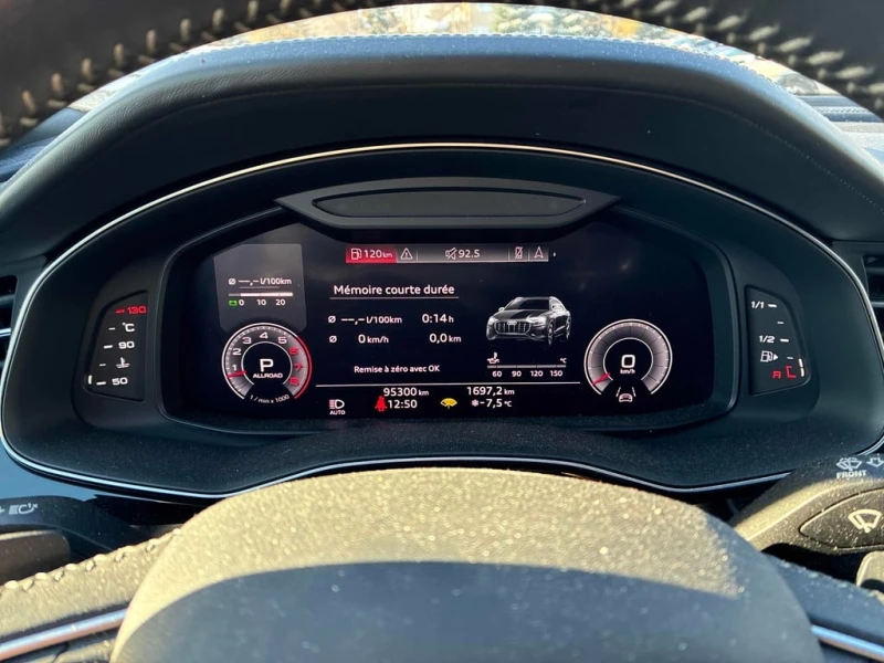 Audi Q8 Technik  CARFAX, снимка 8 - Автомобили и джипове - 52811843