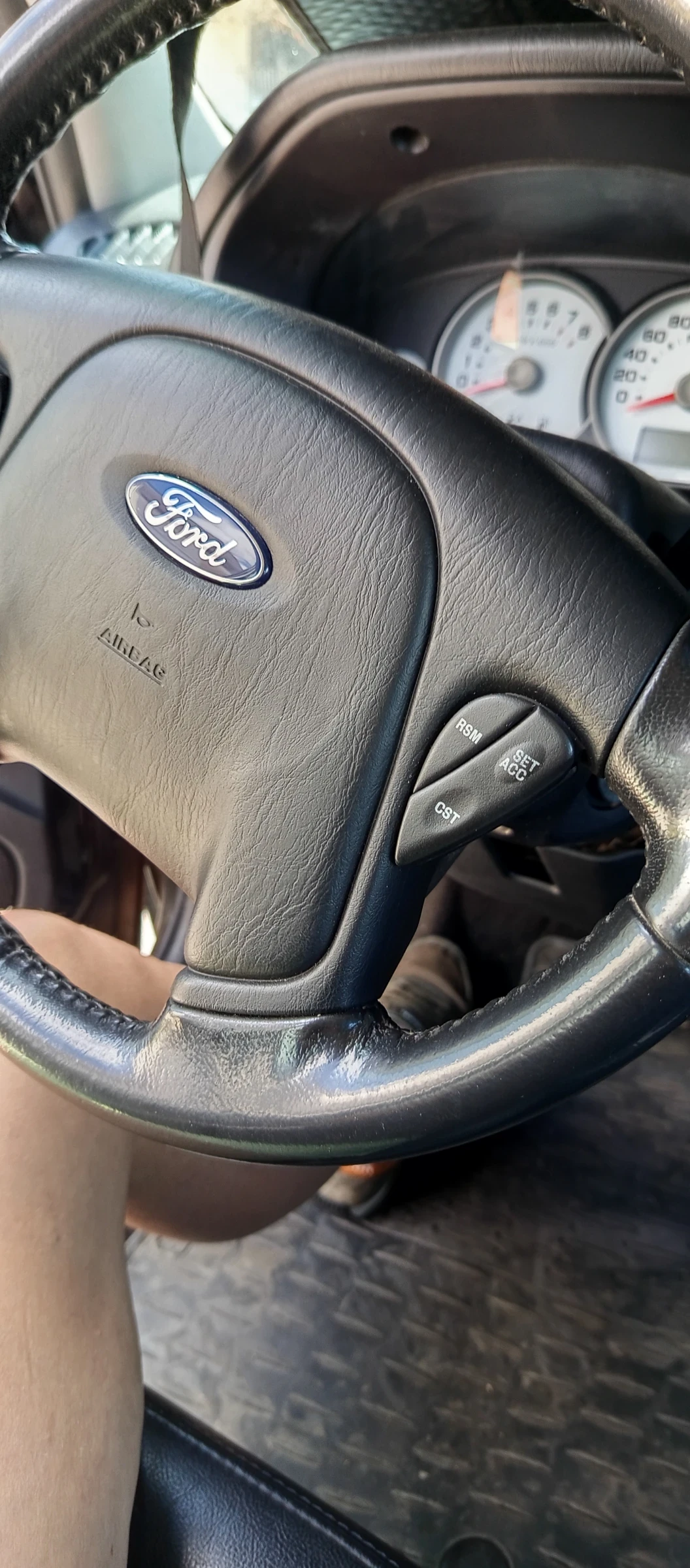 Ford Maverick Escape  - изображение 10