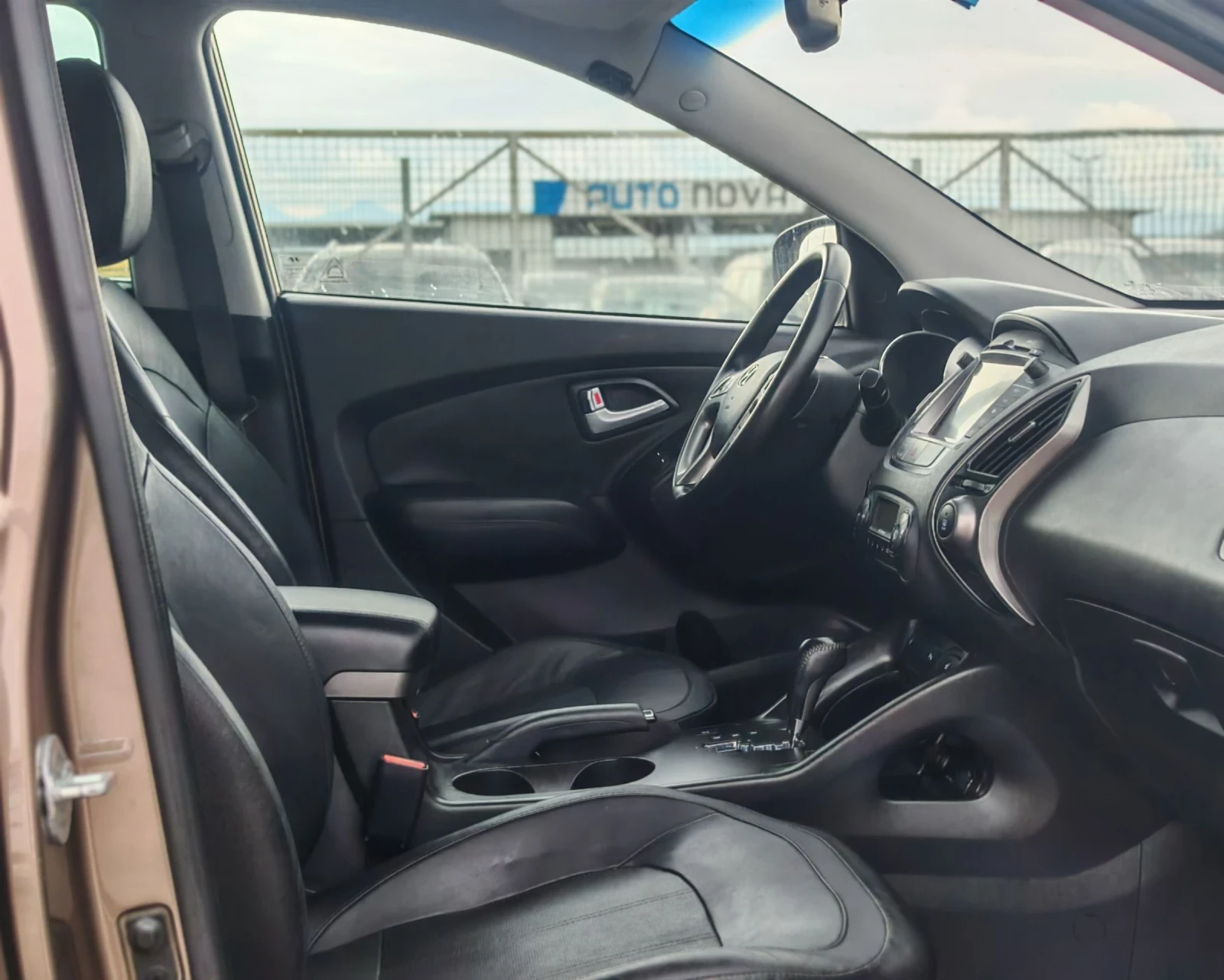 Hyundai IX35 2.0 136 �.�.  �������! 4�4!��������! ����!  | Mobile.bg � ����������� 10