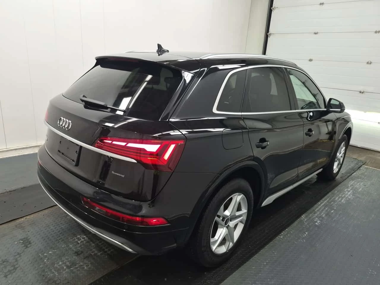 Audi Q5 ПОДГРЕВИ| NAVI| 2 КЛЮЧА| , снимка 4 - Автомобили и джипове - 54454167