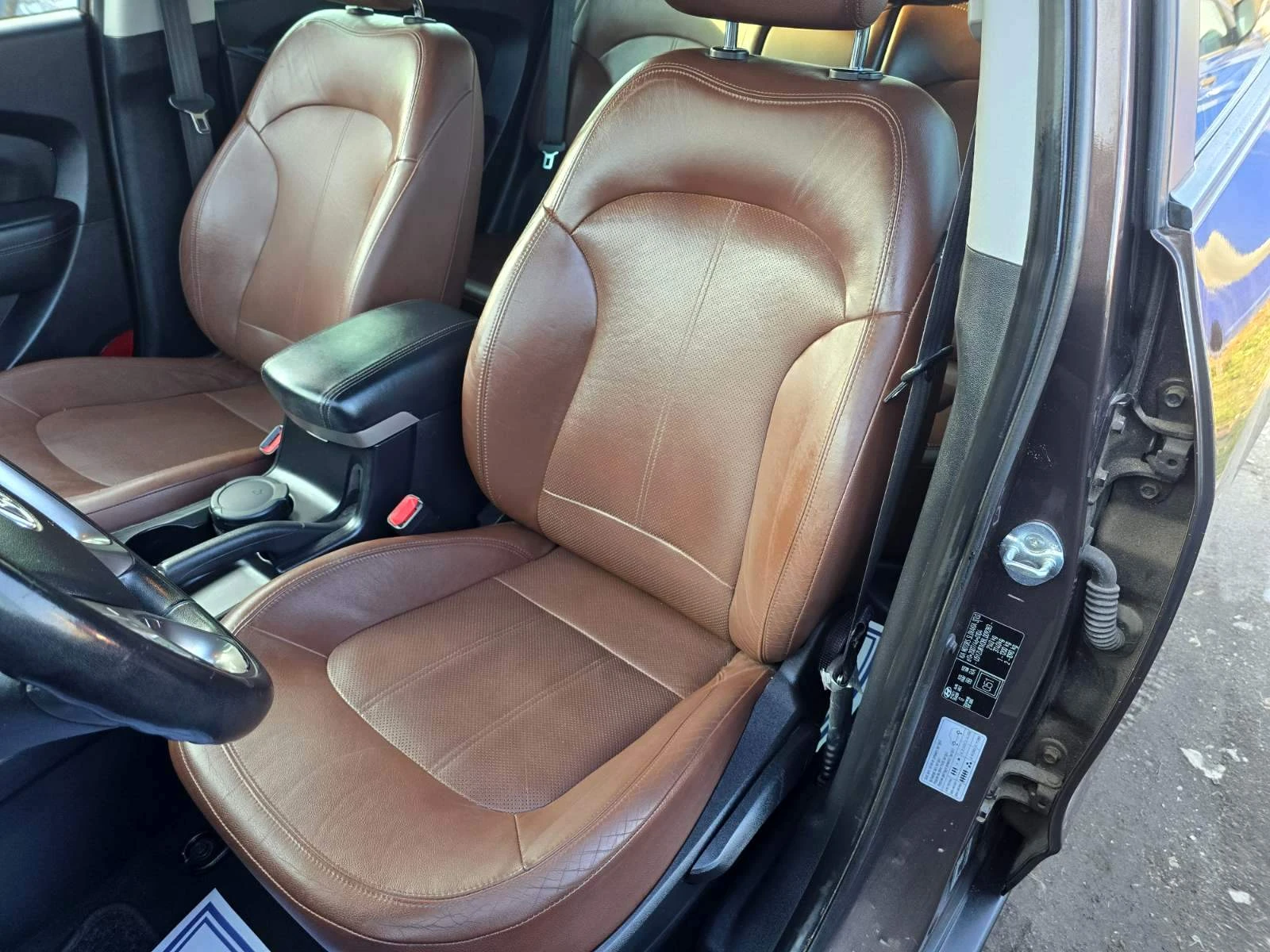 Hyundai IX35 2.0* 4х4* Автомат/Кожа * , снимка 10 - Автомобили и джипове - 54739920