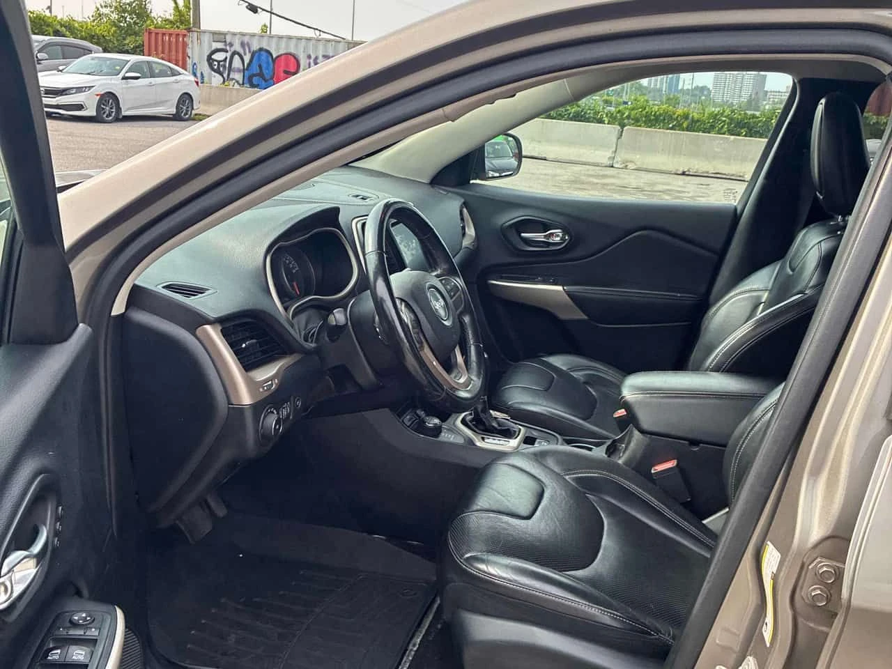 Jeep Cherokee * Limited * CARFAX * БЕЗ ПЪРВОНАЧАЛНА ВНОСКА, снимка 5 - Автомобили и джипове - 55396434
