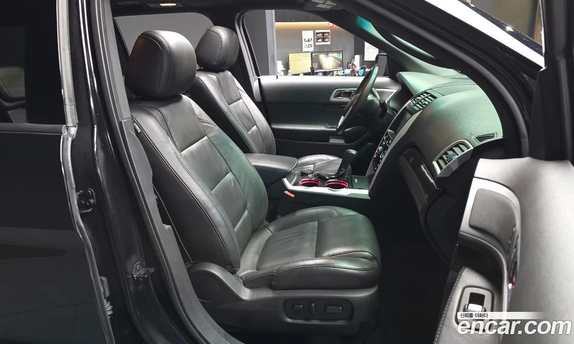 Ford Explorer 3.5 Limited 4WD 5th, снимка 11 - Автомобили и джипове - 55907643