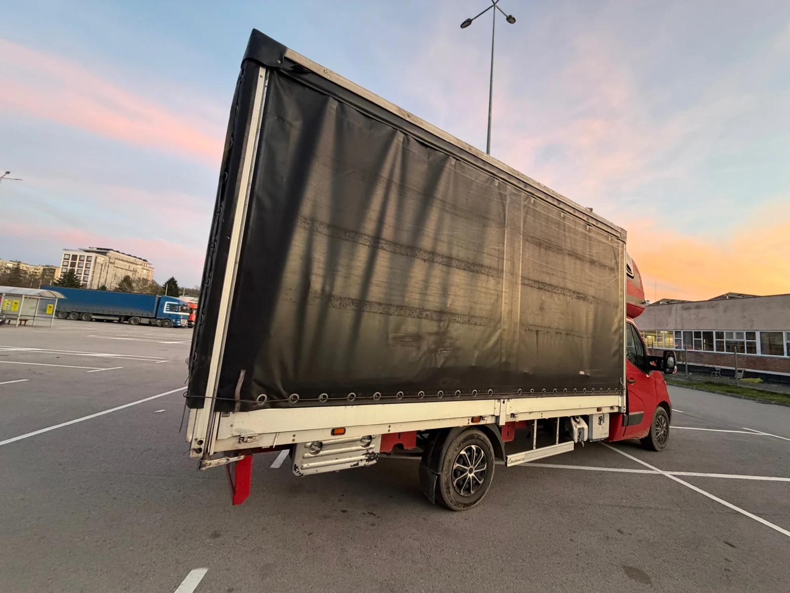 Renault Master БАРТЕР* 10Палетен* Спалня* Клима* Въздух* , снимка 5 - Бусове и автобуси - 54115341