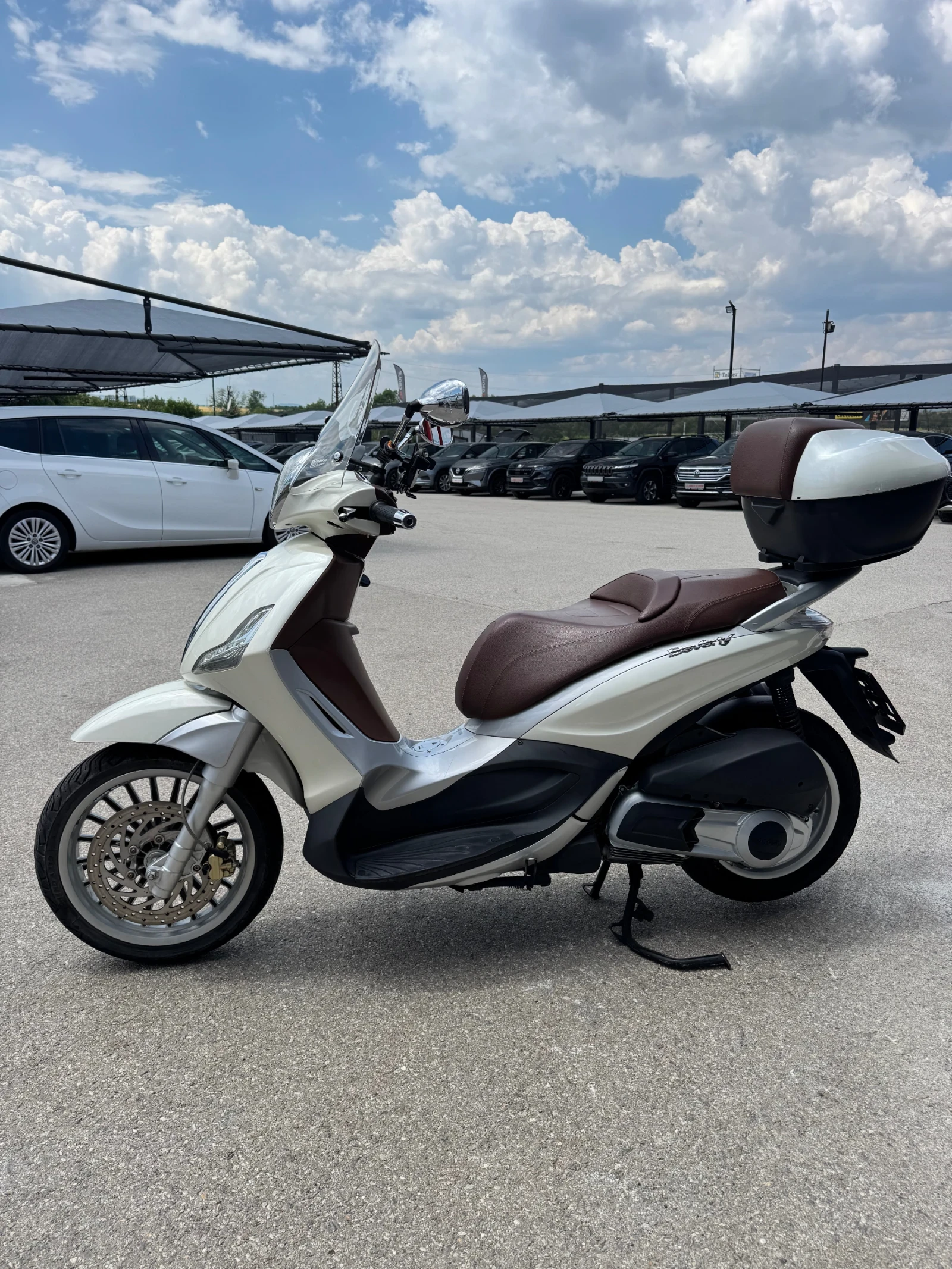 Piaggio Beverly 300ie-LED-КУФАР-ТОП, снимка 5 - Мотоциклети и мототехника - 55068266