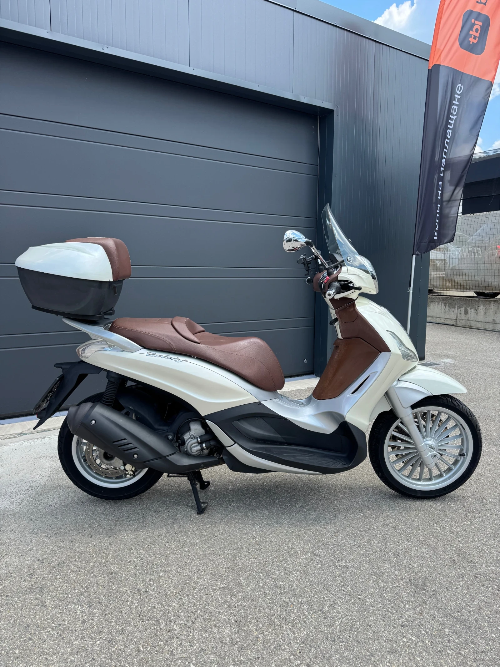 Piaggio Beverly 300ie-LED-КУФАР-ТОП, снимка 2 - Мотоциклети и мототехника - 55068266