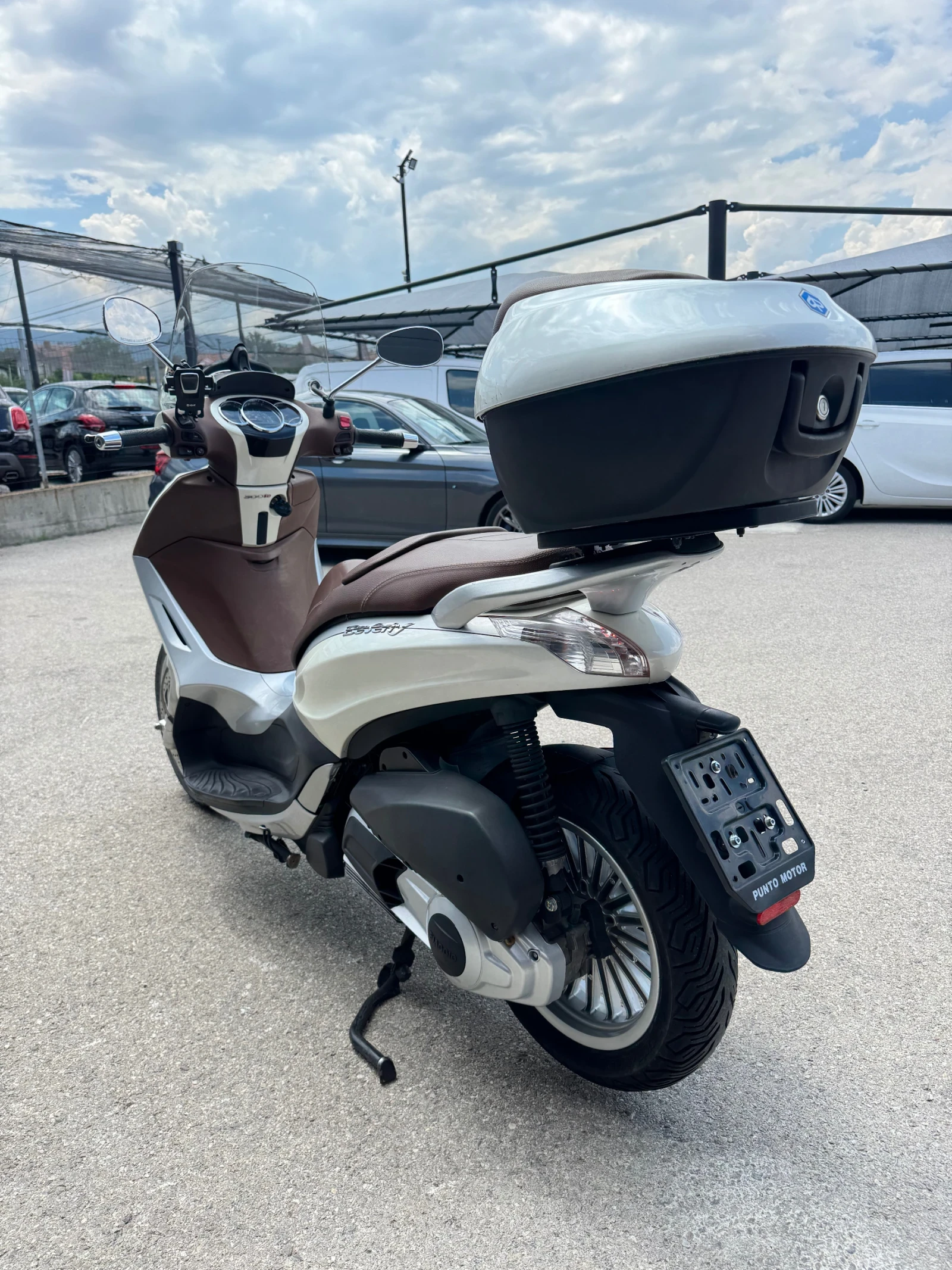 Piaggio Beverly 300ie-LED-КУФАР-ТОП, снимка 4 - Мотоциклети и мототехника - 55068266