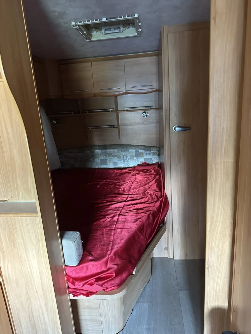 Каравана Adria Adora 2006 Регистрирана!!!, снимка 13 - Каравани и кемпери - 51099977