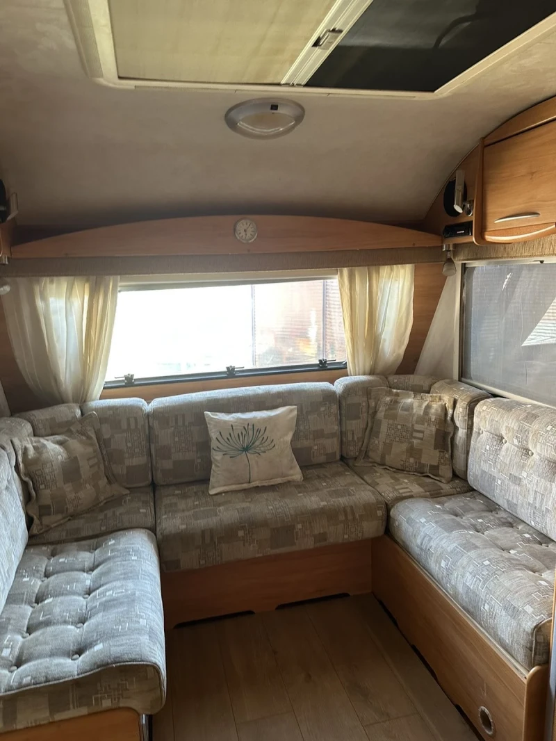 Каравана Adria Adora 2006 Регистрирана!!!, снимка 9 - Каравани и кемпери - 51099977