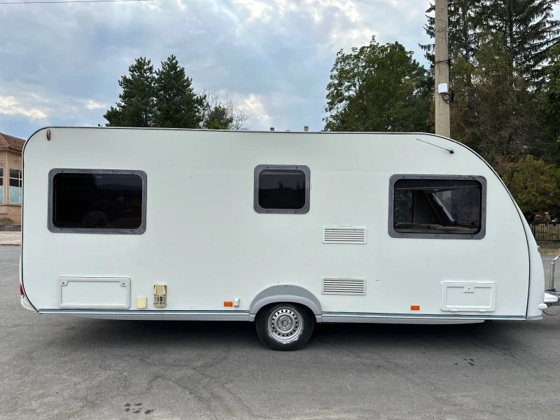 Каравана Adria Adora 2006 Регистрирана!!!, снимка 3 - Каравани и кемпери - 51099977