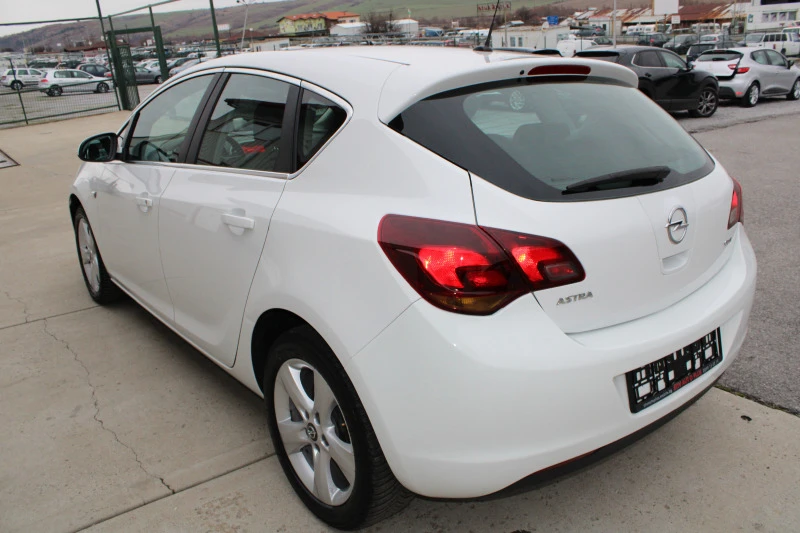 Opel Astra 1.7 Дизел, снимка 6 - Автомобили и джипове - 46355891